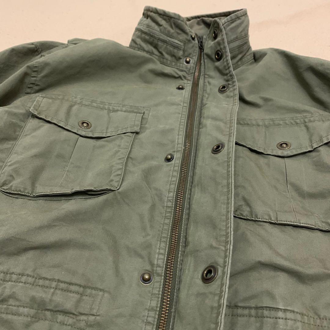 LL Bean M65 Jacket (Category: Coats, Jackets and Outerwear) located in Pasir Gudang. Submitted by brosenpai (Listing ID 1069659791, Image 3). Description: 📽 LL Bean M65 Jacket . 📏 Pit 22 labuh 30 lengan 24 📈 Condition 9/10 🏷 RM120 or offer best price . Sebarang maklumat boleh tekan link dibawah :- . 📳 wtsp : wa.link/6gfpzx 📸 ig : instagram.com/oddplanthrift/ . #oddplanthrift #bundlemalaysia #vintagemalaysia #vintagebundle #nikemalaysia #nik