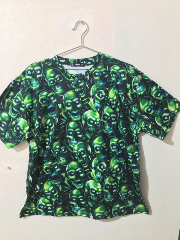 skull pile tee