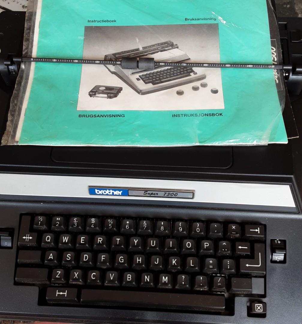 RARE (NOS) Elektrik Listrik Brother Super 1300 Mesin Tik / Mesin Ketik