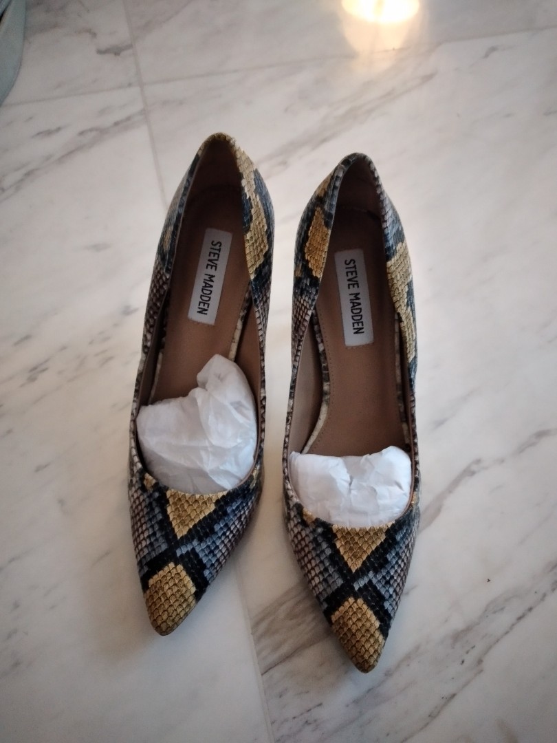 New Steve Madden snake print heela 