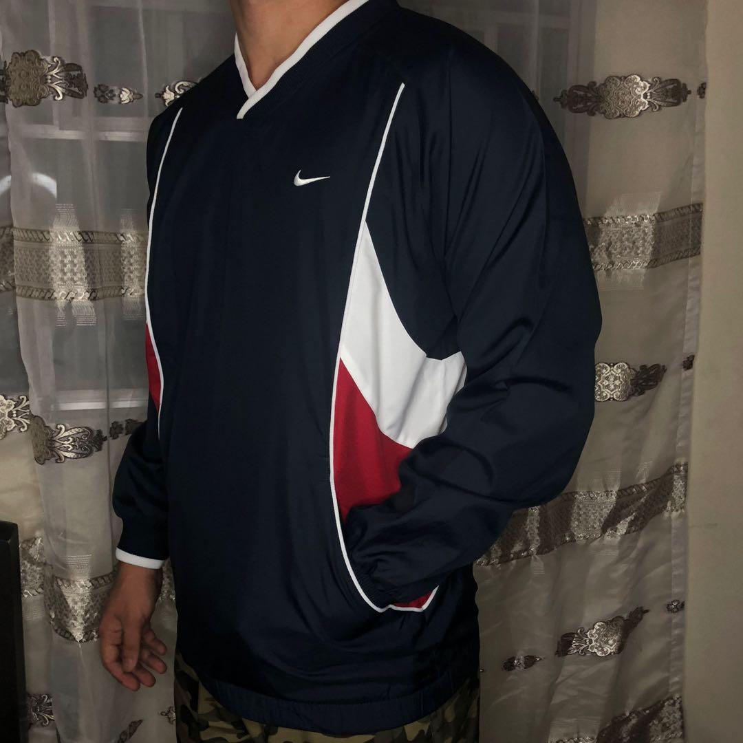 NIKE BASKETBALL PULLOVER (Category: Activewear) located in San Juan City. Submitted by _thrifter (Listing ID 1069630523, Image 2). Description: Excellent condition ‼️🔥.