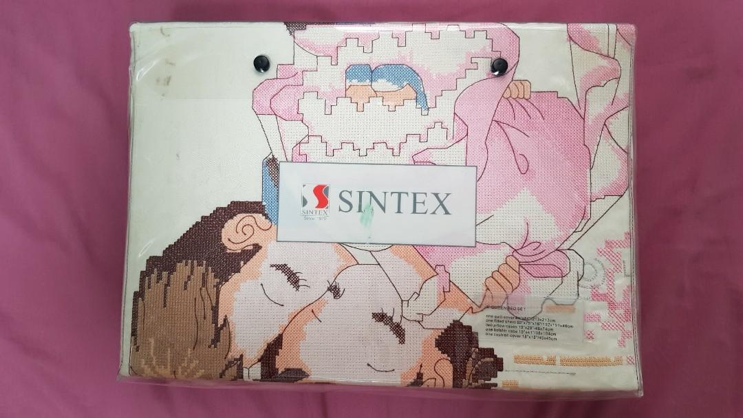 queen size bed set (Category: Bed Frames & Mattresses) located in Singapore. Submitted by sky_1975 (Listing ID 1069678957, Image 1). Description: offer a price if serious buying. self collect only..