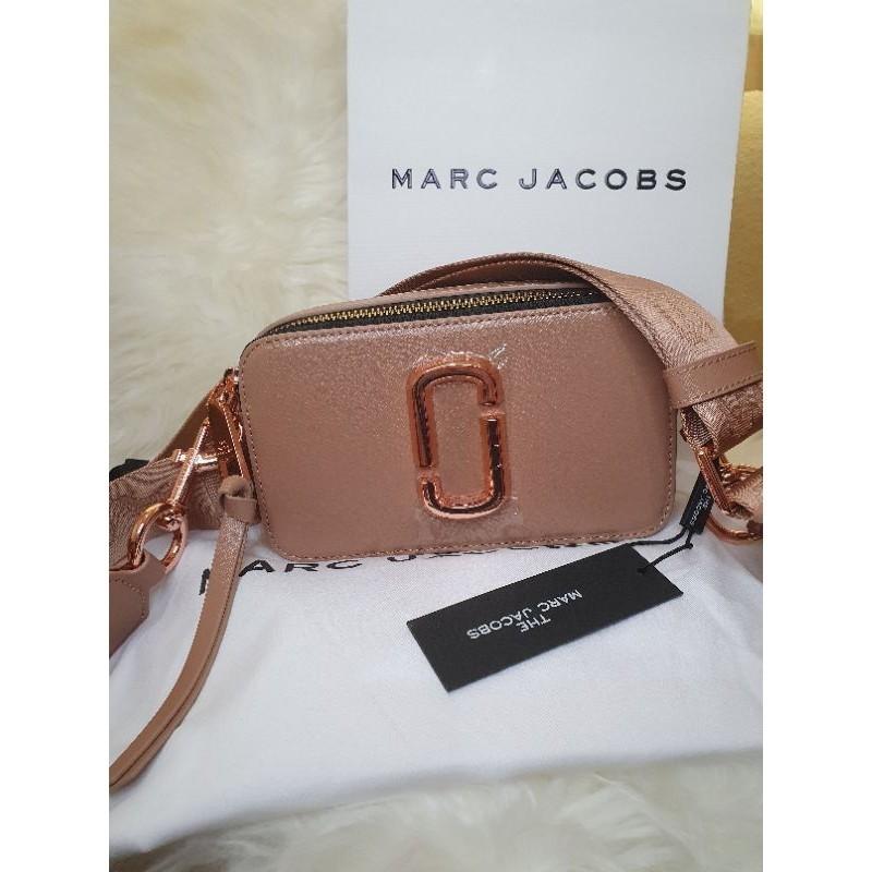 Ready Stock Original Marc Jacobs Snapshot Sunkissed, Women's Fashion, Bags  & Wallets, Purses & Pouches on Carousell