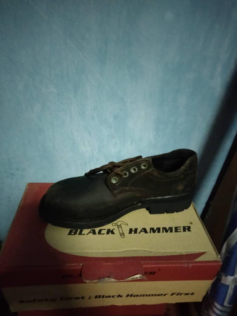 Safety boot black hammer, Men's Fashion, Footwear, Boots on Carousell