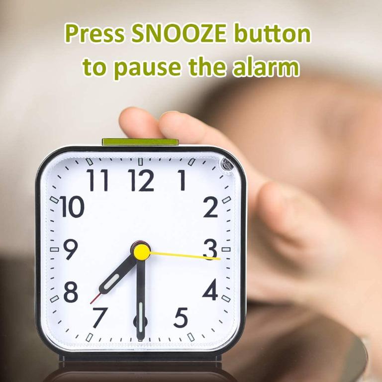 sanlinkee Alarm Clock Bedside Battery Powered Non Ticking Silent Analogue Alarm Clocks Large Display Luminous Hands Snooze Light Function Small Clock for Bedroom Office Blue Energy Class A+++ 
