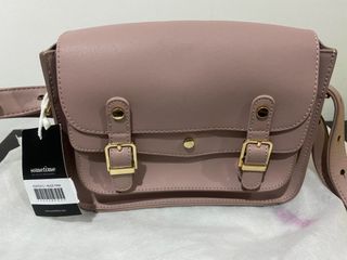 (Category: ) located in . Submitted by preloved_all (Listing ID 1069659907, Image 1). Description: .