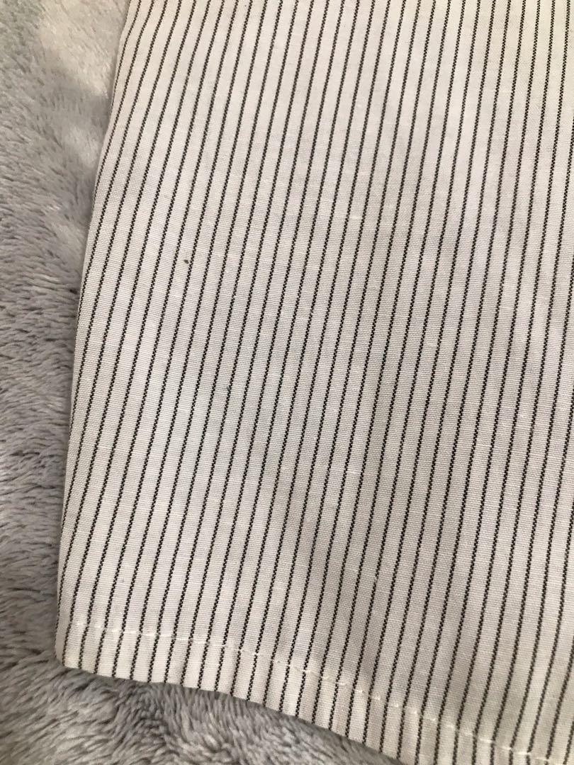 Striped Cropped Button Down (Category: Others Tops) located in Manila. Submitted by alyxk (Listing ID 1069588708, Image 2). Description: - white base color black thin stripes - linen material - best fits XS-S.