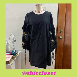 (Category: ) located in . Submitted by thiccloset (Listing ID 1069605456, Image 1). Description: .