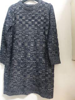 東區小品 藍色格子 長版 厚針織上衣 瘦身版型
