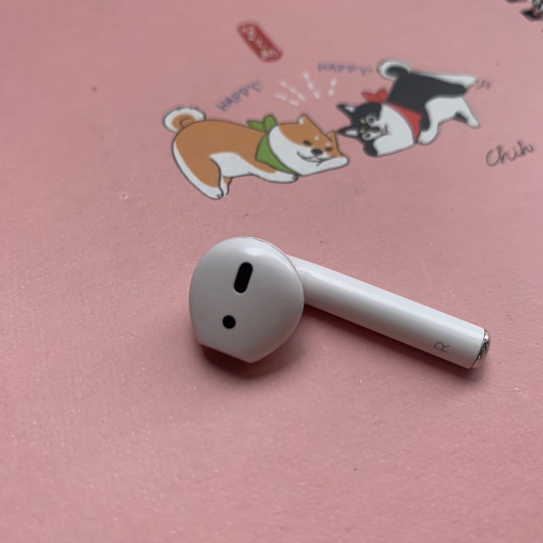 ‼️AirPods Gen 1 RIGHT POD ONLY‼️ (Category: Portable Audio Accessories) located in Mandaluyong City. Submitted by lady.lannister (Listing ID 1069704561, Image 3). Description: ‼️AirPods Gen 1 RIGHT PIECE only ‼️ 2500 ❤️ 💯 Original FIXED PRICE 😘 Model number: A1523 👉 Will provide serial number for interested buyers 👉Fully sanitized ‼️ Replacement for your broken or lost Gen 1 AirPod ‼️ Disclaimer: ✅ Please make sure your charging case is origi