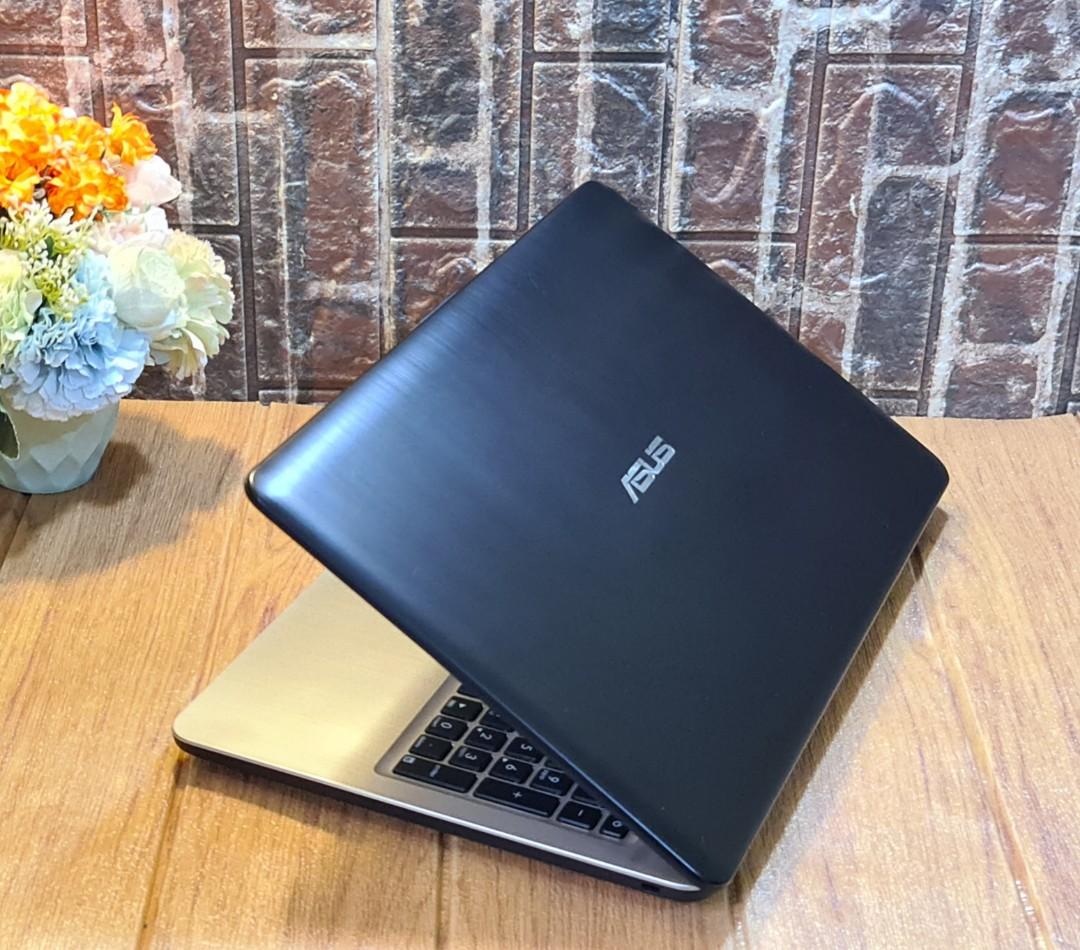 ASUS SonicMaster x540UPR i7 8th Gen CoffeeLake 8Gb Ram 240Gb Ssd AMD