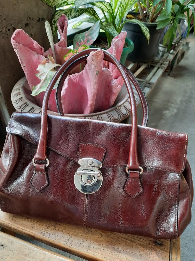 Wilsons leather sales handbags & purses