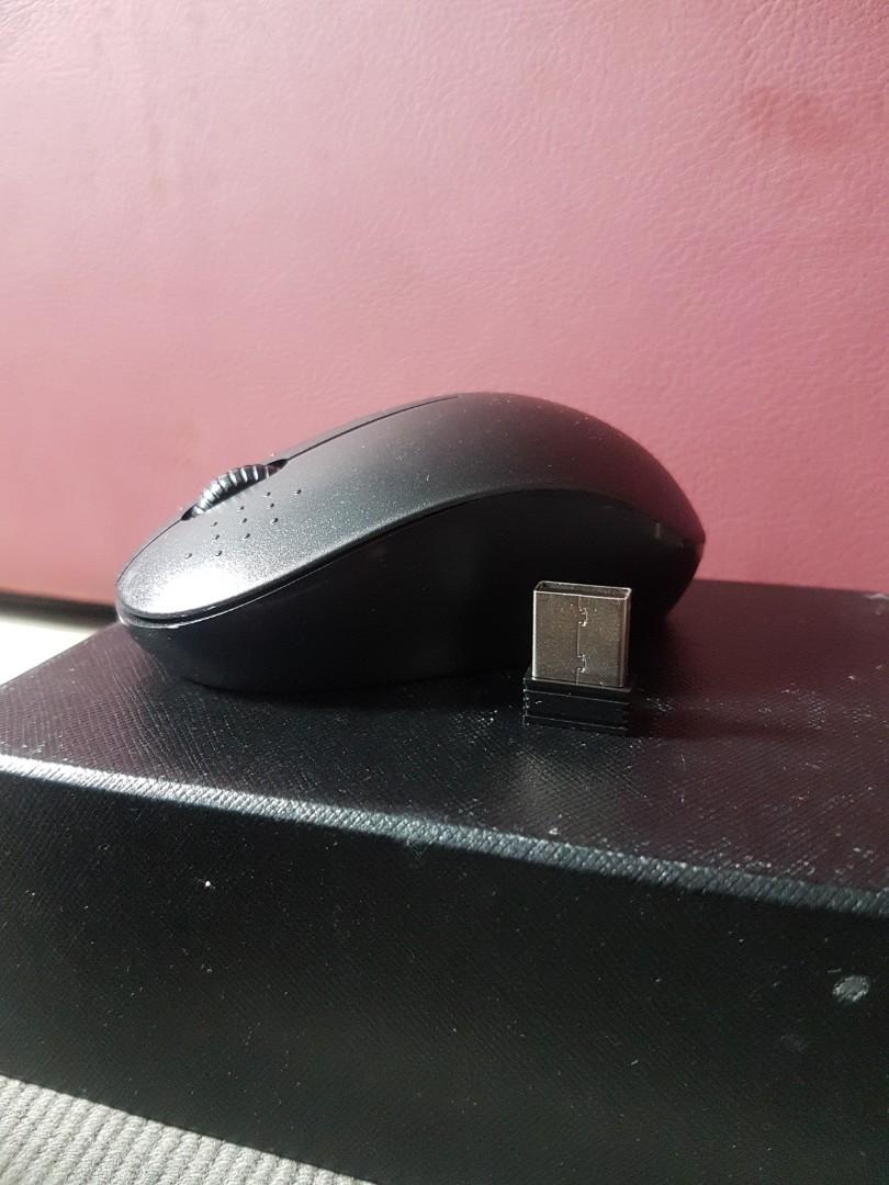 Bluetooth mouse (Category: Mouse & Mousepads) located in Singapore. Submitted by easypeasy (Listing ID 1069753065, Image 1). Description: unused bluetooth mouse use 2x AAA battery still in working condition, tested on 16 Feb 2021..