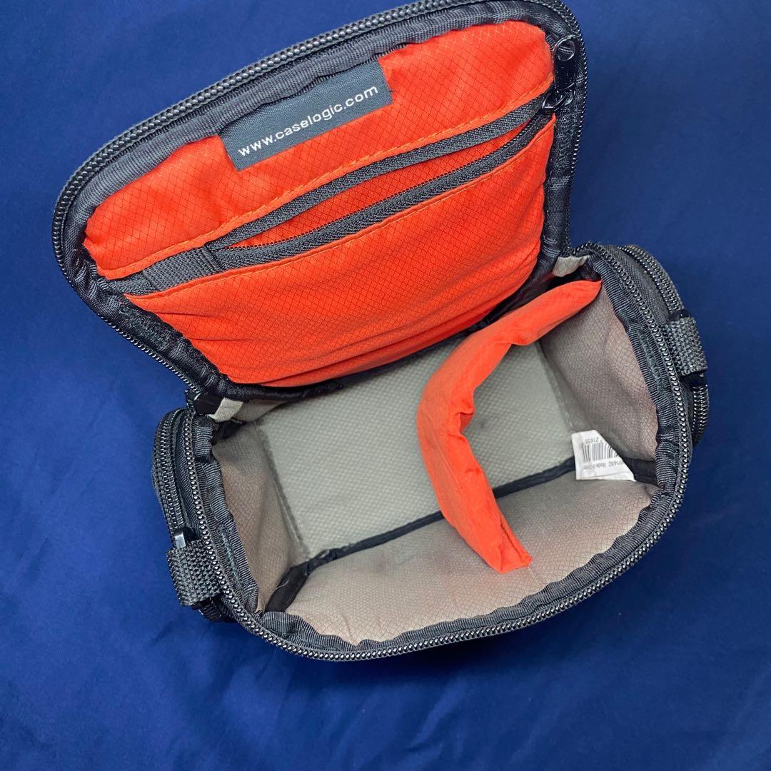 Case Logic Compact System/Hybrid/Camcorder Kit Bag DCB-305 (Category: Video Cameras) located in Paranaque City. Submitted by blonded_ (Listing ID 1069800815, Image 2). Description: Case Logic Compact System/Hybrid/Camcorder Kit Bag DCB-305 Size: 20.1 x 14 x 15 cm Fits devices: 14 x 7.6 x 8.9 cm Materials: Polyester, Nylon Condition: 8/10 Only needs cleaning Issue: No strap.