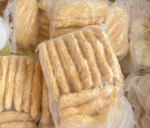 Chicken Fillet (Category: Local Eats) located in Quezon City. Submitted by shirleyjane06 (Listing ID 1069728912, Image 2). Description: 10 pcs per pack.
