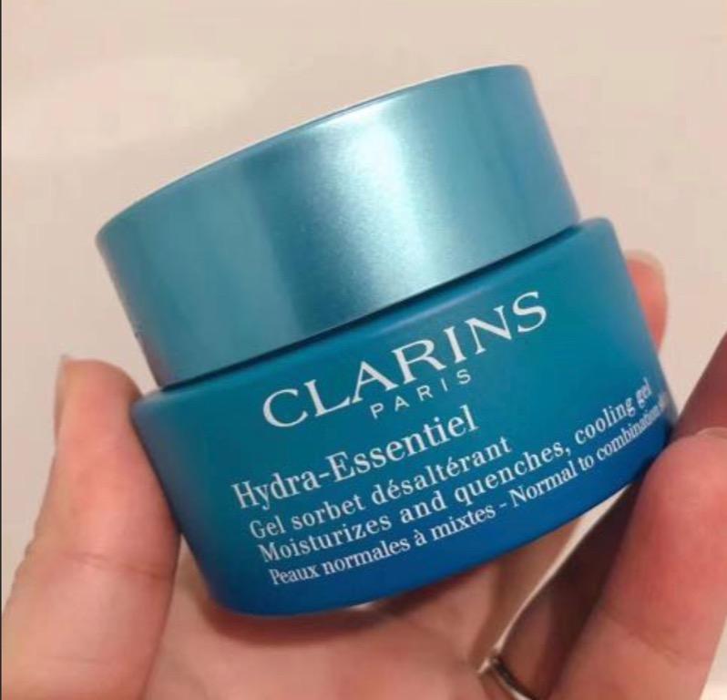 clarins hydra essentiel moisturizes and quenches cooling gel