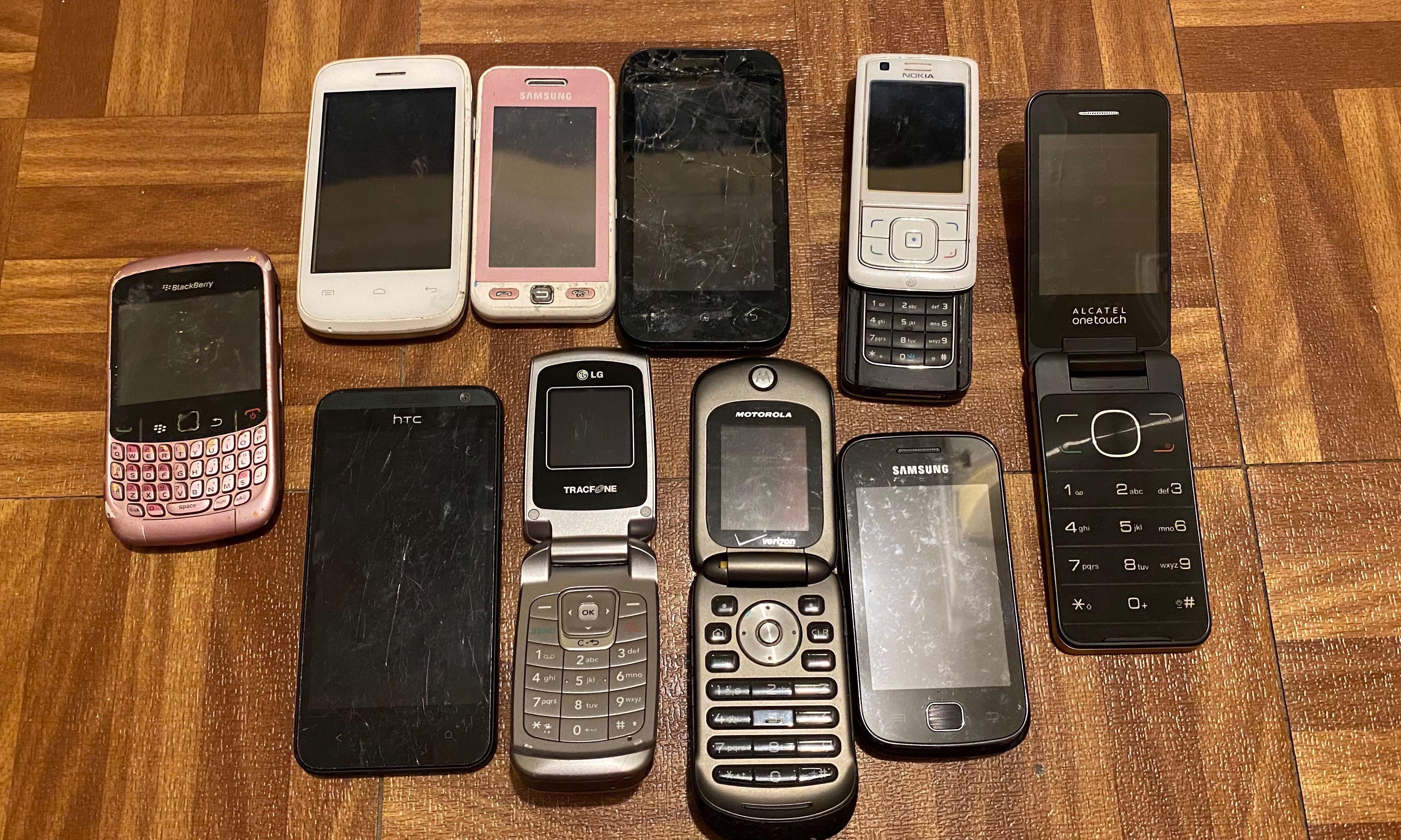 Defective Phones Bundle (Category: Android Others) located in Quezon City. Submitted by uverworld1 (Listing ID 1069875917, Image 1). Description: Sold as set Some of them still turns on but unusable Some unit comes with batteries Meetups by schedule: Novaliches / Camarin Area Shipping thru Grab/Lalamove to be shouldered by the buyer Thanks!!.
