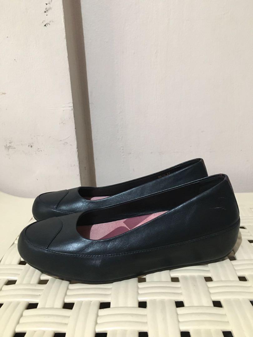 Fitflop closed shoes deals