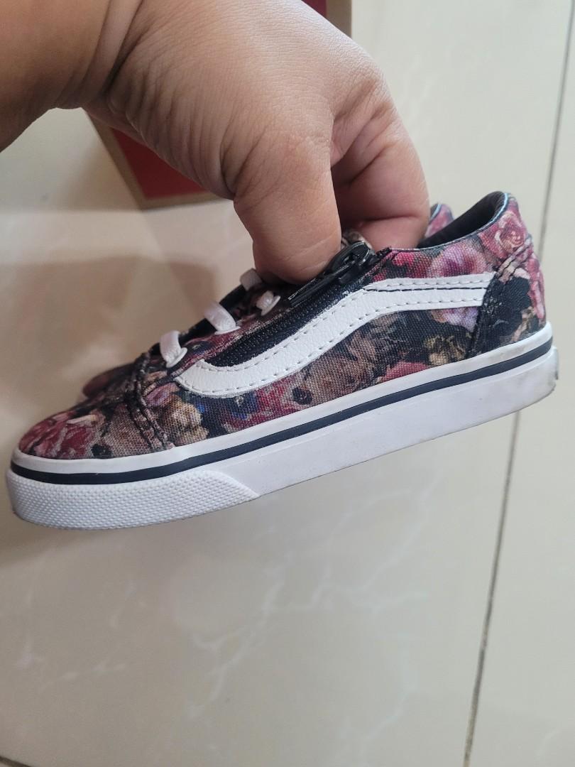 Girl vans clearance shoes