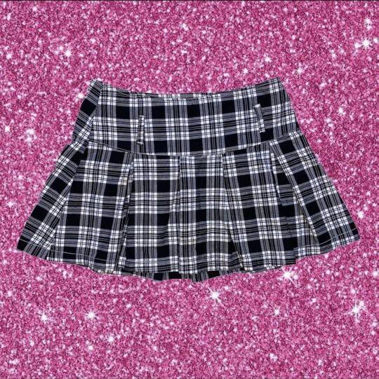 Gothic Alt Punk Plaid Skirt Women S Fashion Bottoms Skirts On Carousell I am trying to display the (outer)html of an img tag, but i want the alt attribute to be in red. gothic alt punk plaid skirt women s
