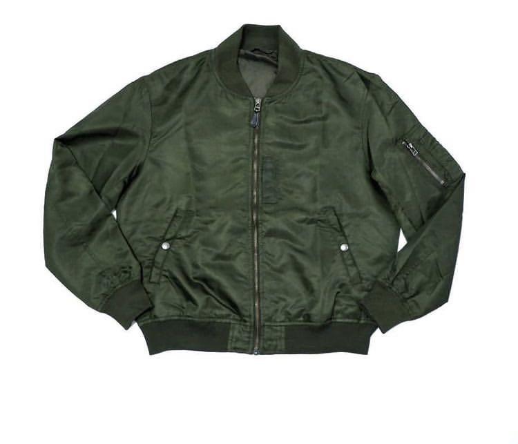 Gu By Uniqlo Bomber Jacket Fesyen Pria Pakaian Baju Luaran Di Carousell