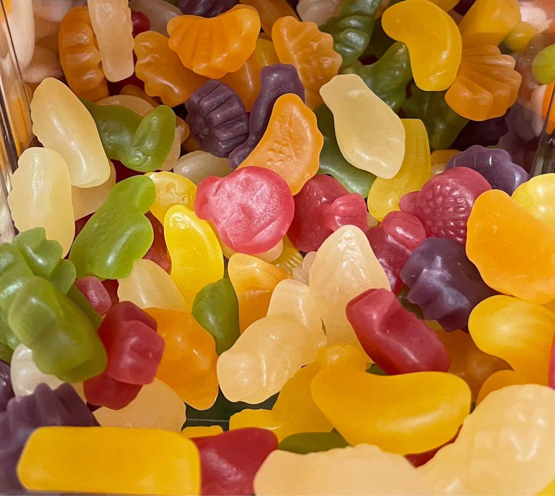 Gummy Candy in heart Shape Acrylic container (100g) halal certified