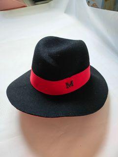 Hat, black and red, used 1 time.