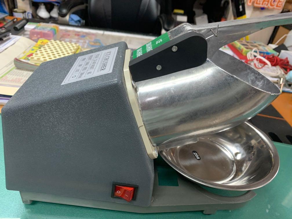 Ice Smashing Machine (Category: Coffee Machines & Makers) located in Pasay City. Submitted by ayinong168 (Listing ID 1069733030, Image 2). Description: Item is brand new in mint condition, 220v, with issue on side panel, see attached last pics, pm for inquiries .