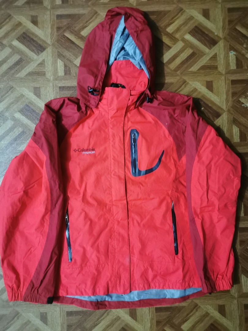 Jaket hiking hotsell waterproof