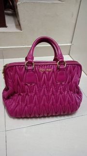 (Category: ) located in . Submitted by preloved_all (Listing ID 1069694558, Image 1). Description: .