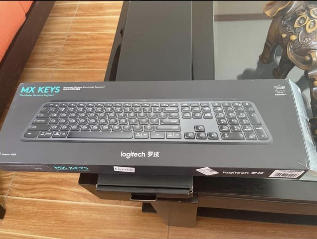 MX Keys Almost New with Free Case (Category: Other Accessories) located in Pasig City. Submitted by sibsmnl (Listing ID 1069864923, Image 1). Description: MX Keys Inclusions: - box - unifying receiver - hard case worth P1000 Can be used with 3 devices Works with Logitech Flow.
