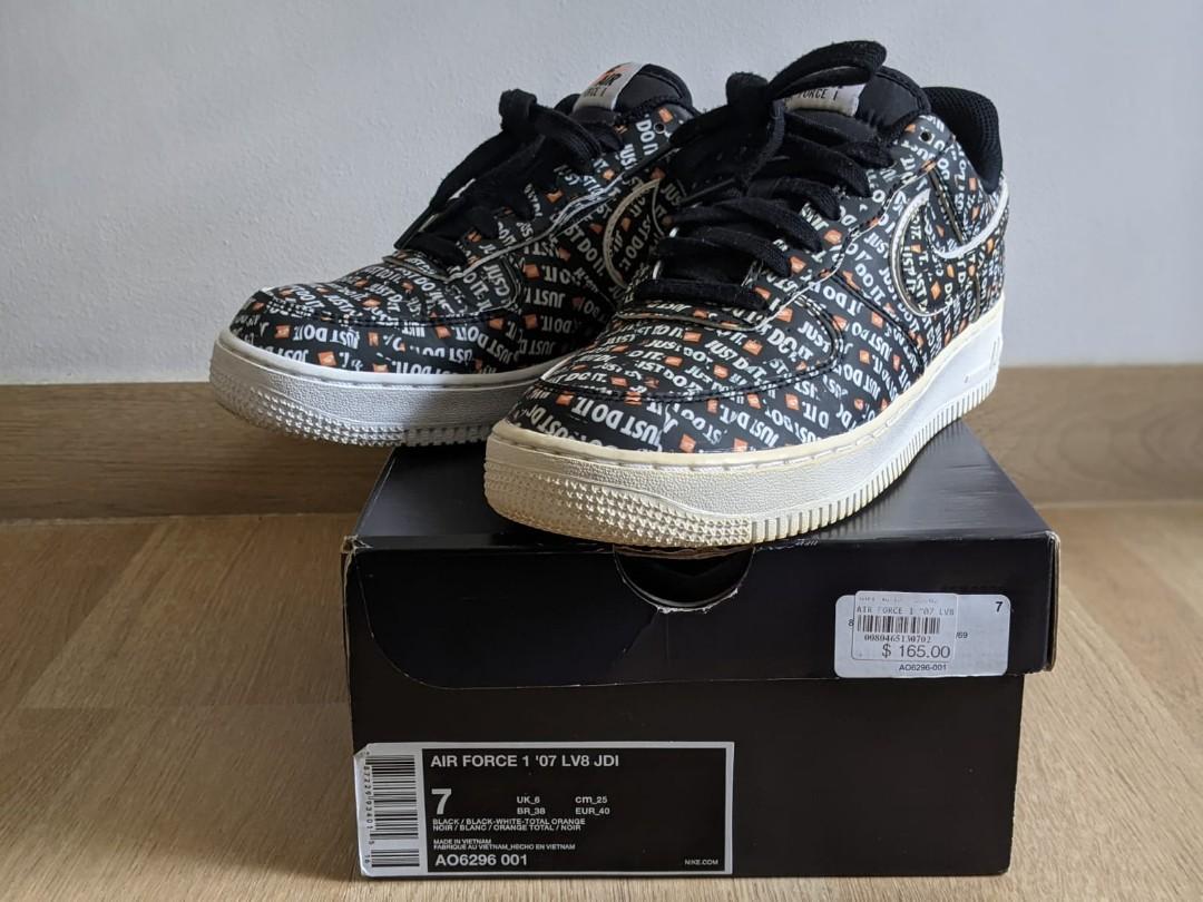 Nike Air Force 1 07 LV8