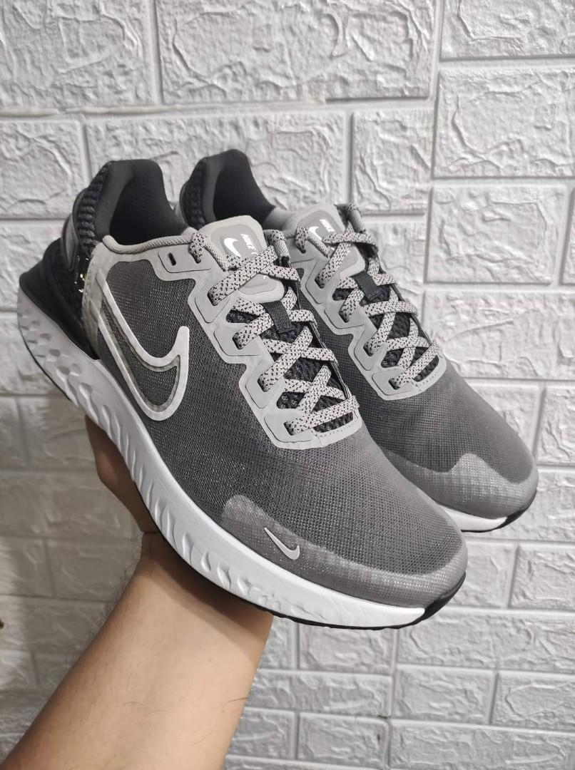 NIKE LEGEND REACT 3 (Category: Sneakers) located in Quezon City. Submitted by everyjuanolshop (Listing ID 1069732858, Image 1). Description: - NIKE LEGEND REACT 3 - SIZES: 8.5 / 9 / 10 Size 9 SOLD 3700 Each. (5k SRP) 💯 Original! meet up at Bayan Marikina.
