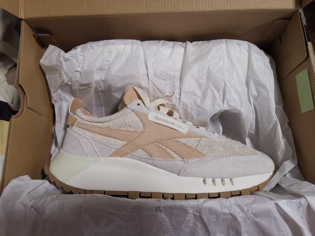 Reebok Classics toast, Men's Fashion, Footwear, Sneakers on Carousell