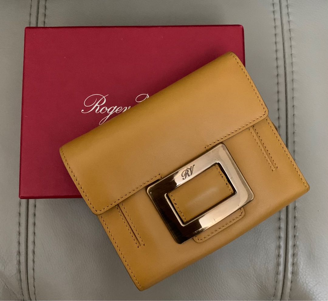 Roger vivier wallet outlet