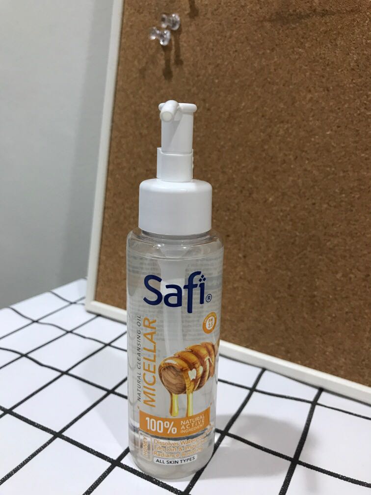 safi oil cleanser