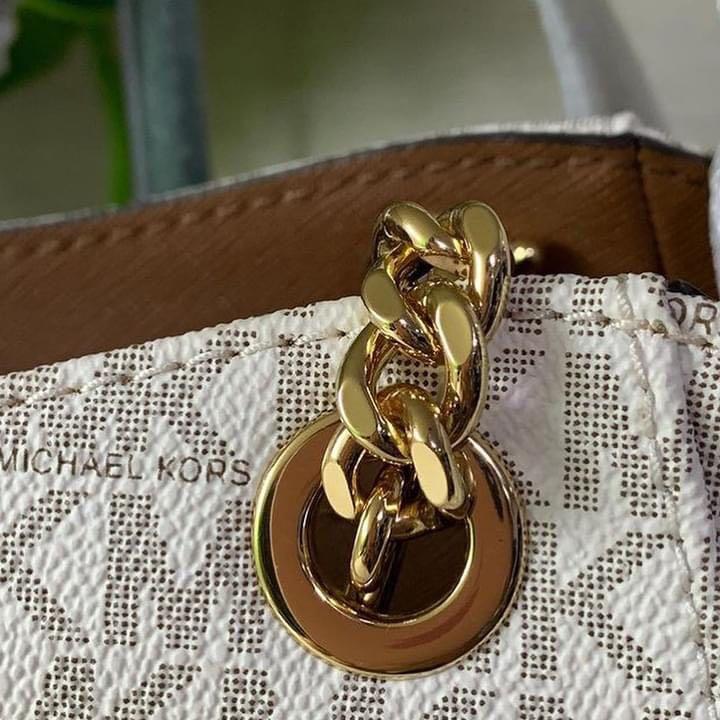 Michael kors top vanilla sale