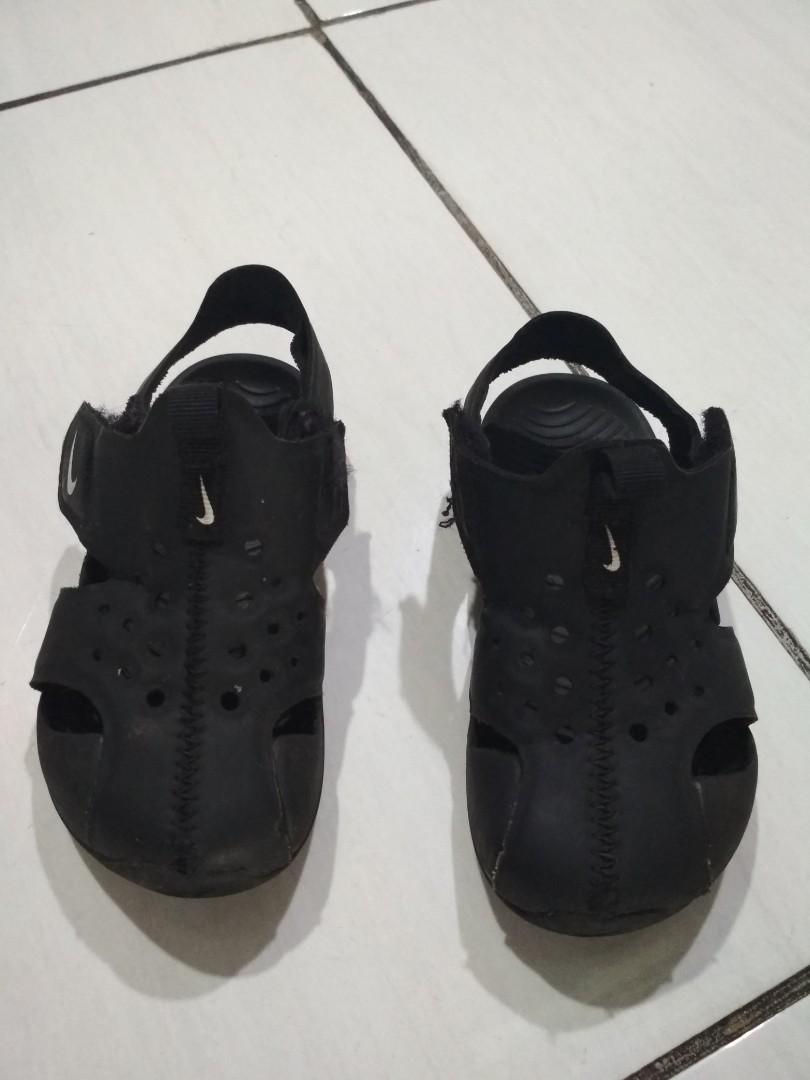 sepatu sandal nike