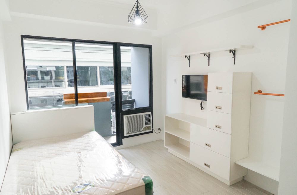 (Category: ) located in . Submitted by mooneon (Listing ID 1069843659, Image 1). Description: .