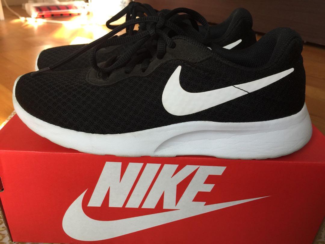 WMNS NIKE TANJUN 23.5cm