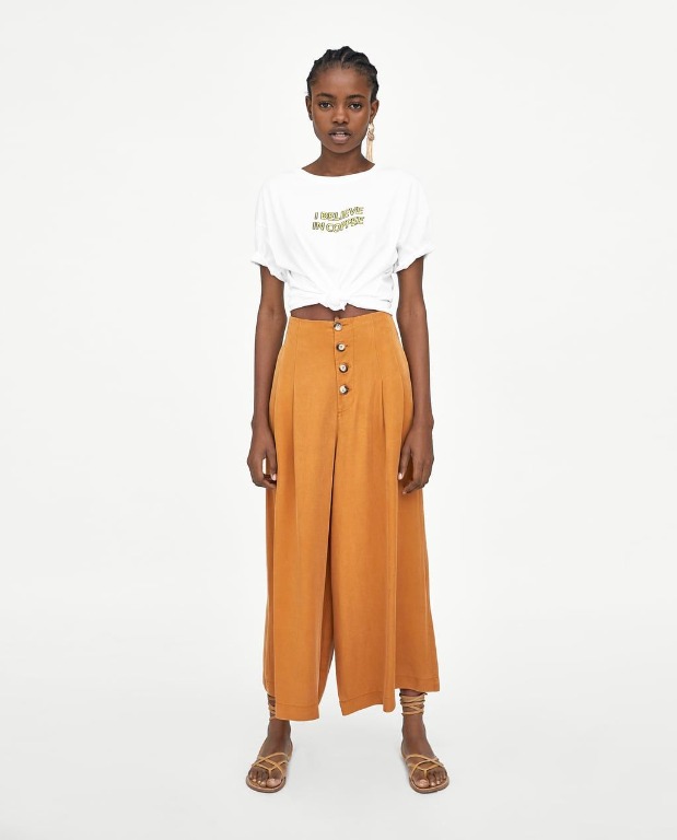 Zara cropped trousers with buttons clearance