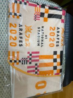 （分類：）位於 。 由 jpoplover 提交（商品編號 1070069362，圖片 1）。簡介： 。