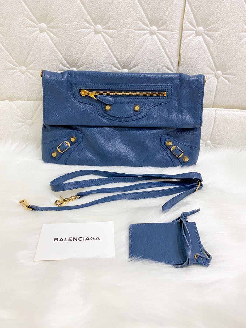 Citere prangende humane AUTHENTIC Balenciaga Clutch / Envelope Crossbody Bag, Luxury, Bags &  Wallets on Carousell