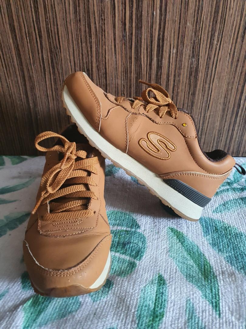 Womens skechers cheap size 6