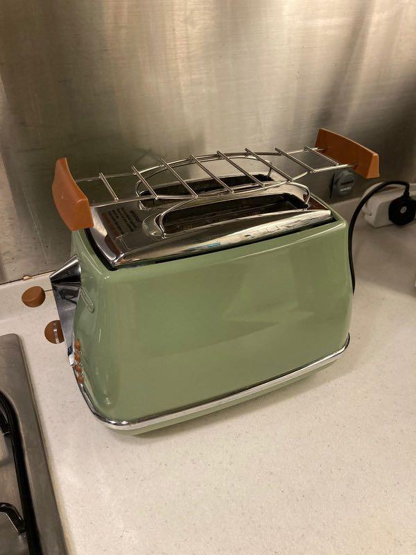 DeLonghi Kettle & Toaster SET sage green, Furniture & Home Living