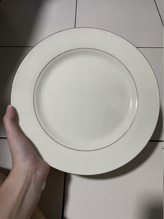 Gold Lined Plates, Furniture & Home Living, Kitchenware & Tableware