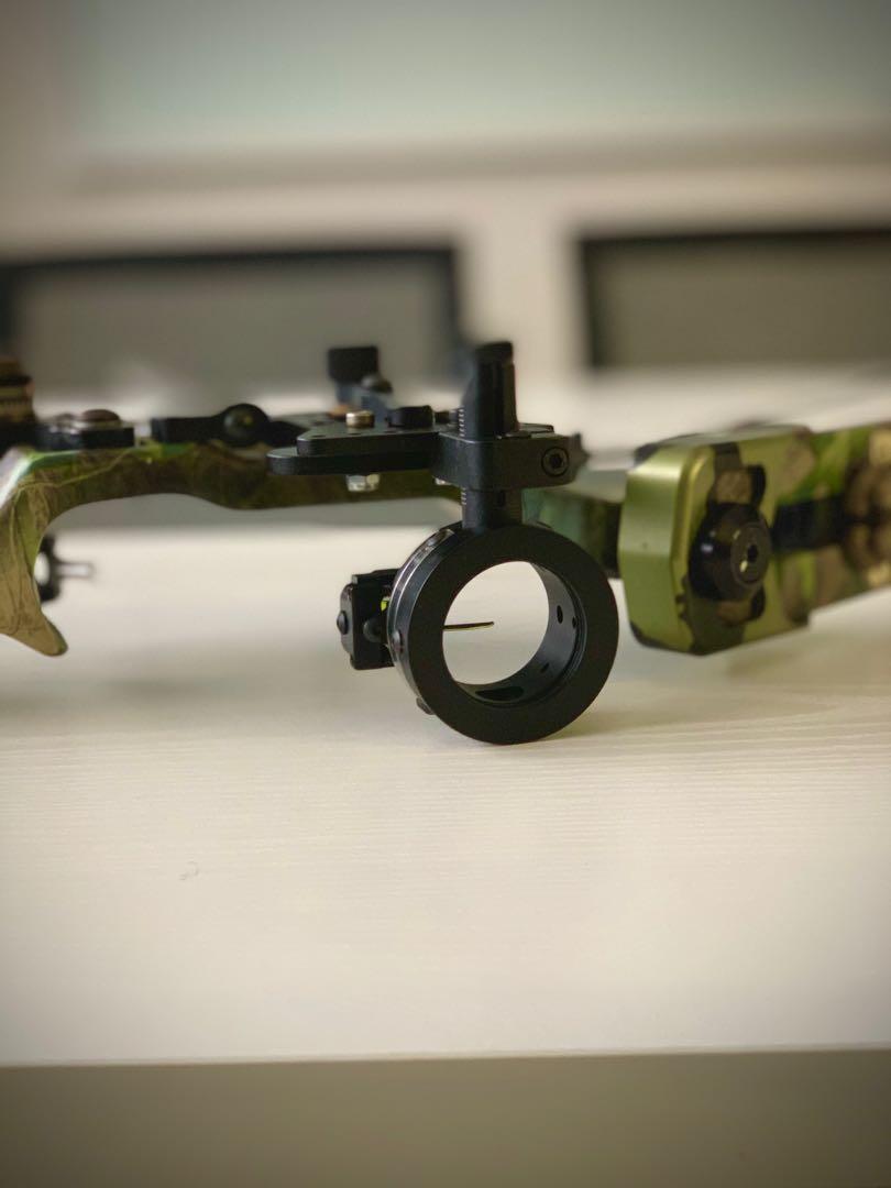 Hoyt Reflex Grizzly Compound Bow, Sports Equipment, Sports & Games