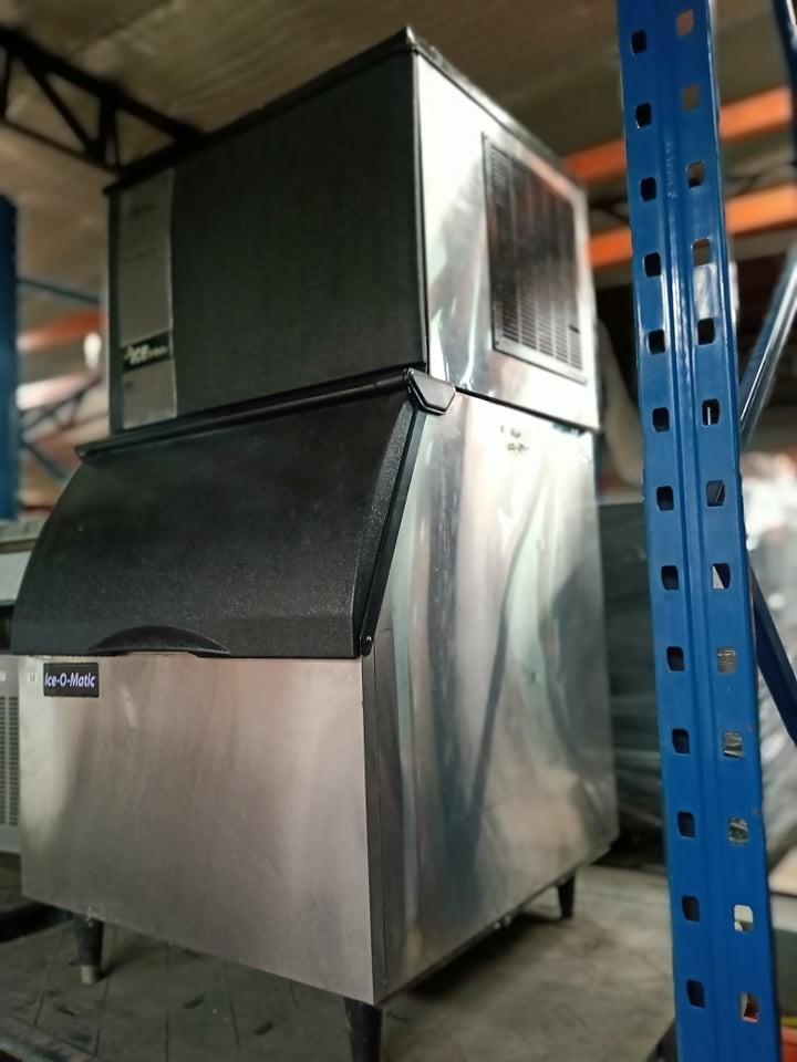 Ice o matic 180kg haft dice ice maker machine (Category: Refrigerators and Freezers) located in Makati City. Submitted by budgetappliance (Listing ID 1070033057, Image 2). Description: ice o matic 180kg ice maker machine 220v haft dice good condition with 30days warranty for inquiries pls text or call 09288087549.