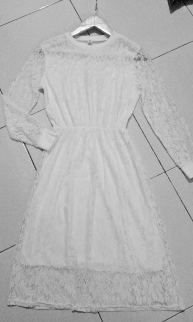 Lace Dress White Midi (Category: Dresses) located in Quezon City. Submitted by declutteringexcess (Listing ID 1069969228, Image 3). Description: Elegent lace dress Garterize waist, below knee length Fit small to medium Excellent condition shipping c/o buyer.