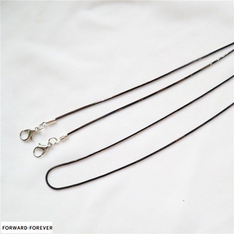 Mask Chain (Category: Necklaces) located in Singapore. Submitted by carouselseller (Listing ID 1069897396, Image 1). Description: 🌟 1 for $7 🌟 2 for $13 🌟 3 for $19 (Free delivery included) 100% brand Style Korean version Korean style/Korean style Made of iron or copper, chain length approx. 65CM (approx. 25.6 inches) Treatment process electroplating.